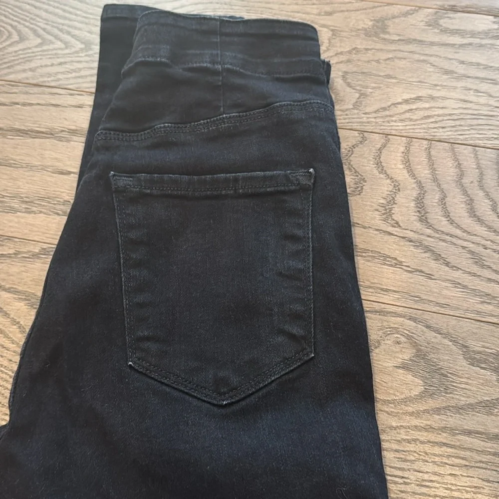 J Brand Natasha Sky High Button Jean in Complex 24